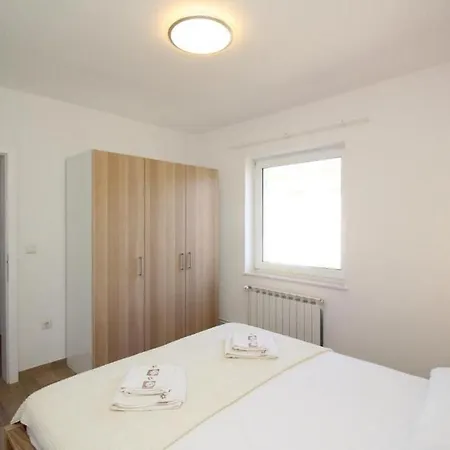 Appartement With A Parking Space Punat, Krk - 21292 Punat